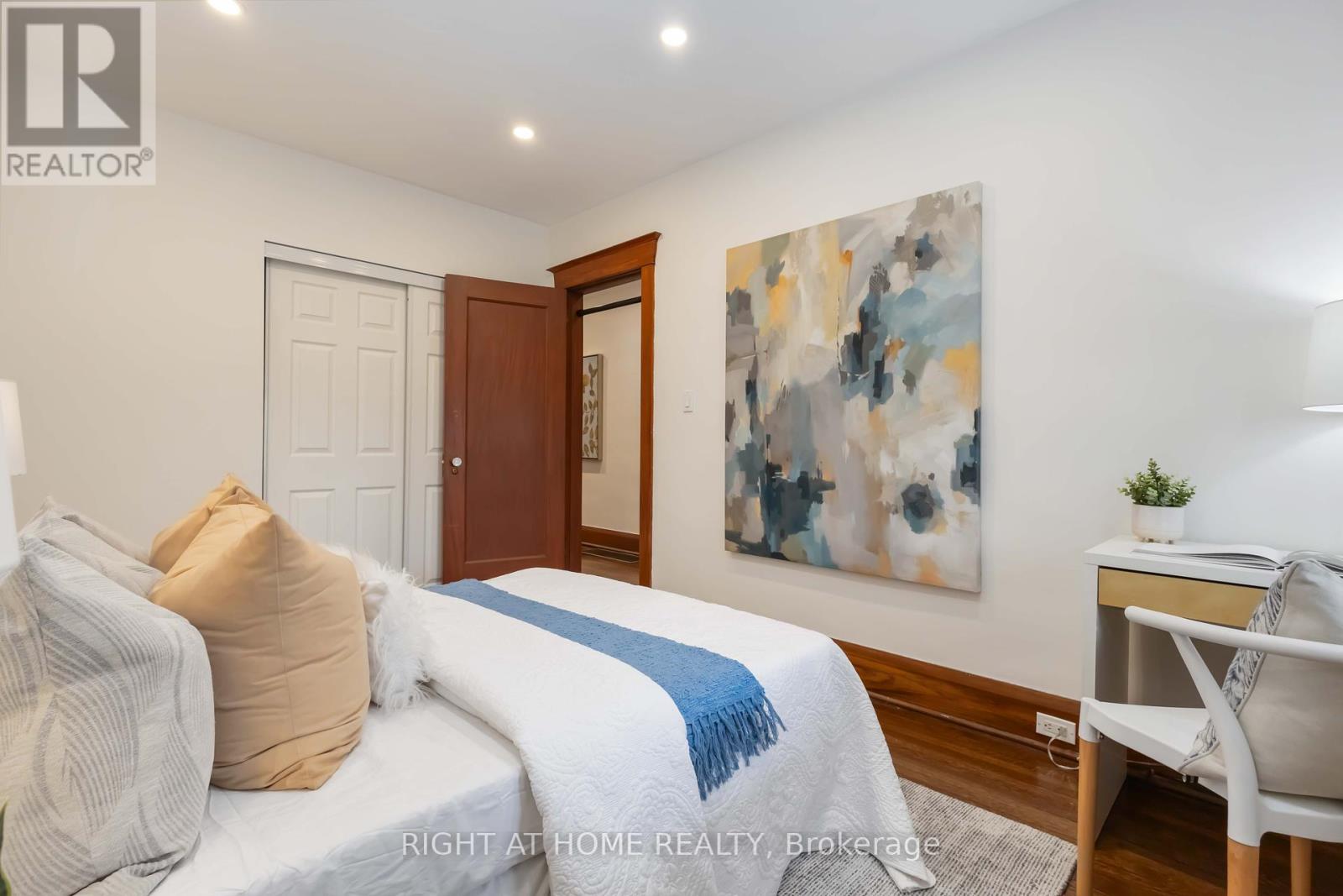 306 Strathmore Boulevard, Toronto, Ontario  M4J 1P8 - Photo 14 - E12156222