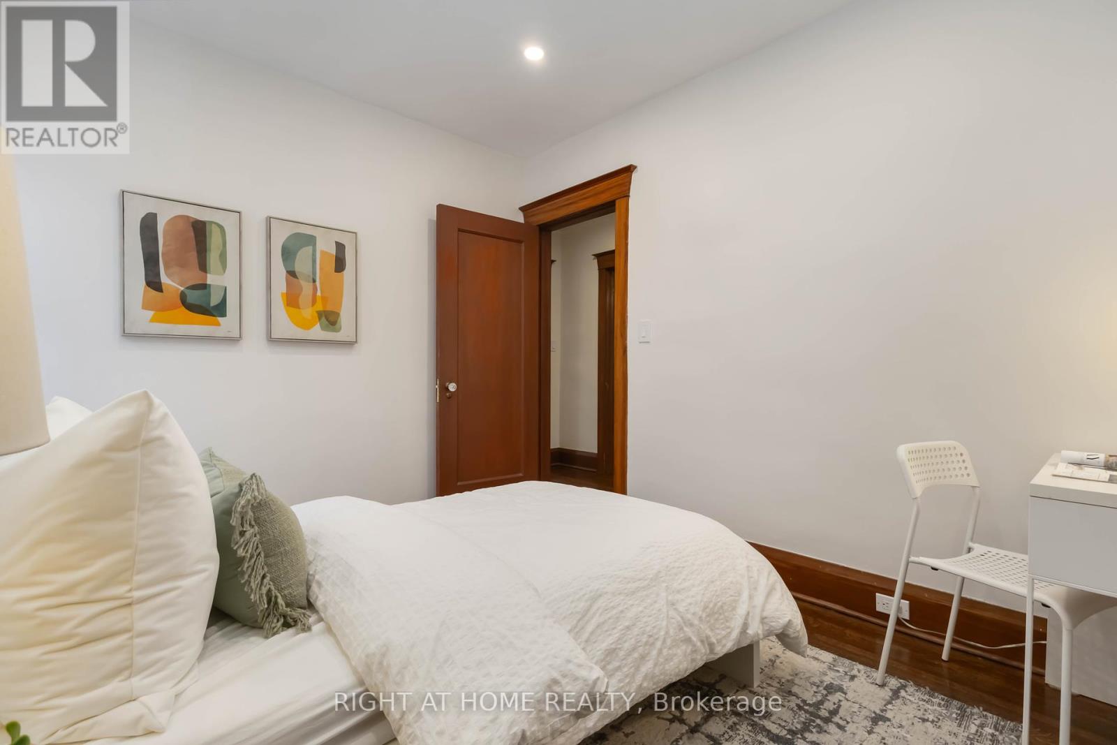 306 Strathmore Boulevard, Toronto, Ontario  M4J 1P8 - Photo 16 - E12156222