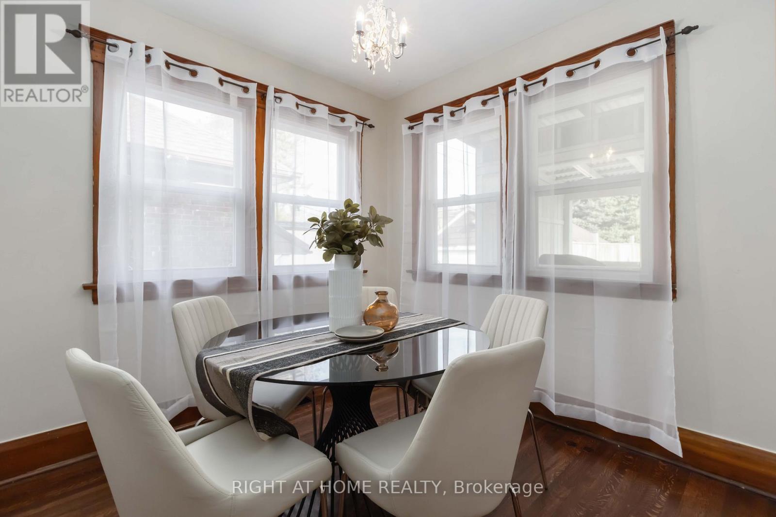 306 Strathmore Boulevard, Toronto, Ontario  M4J 1P8 - Photo 19 - E12156222