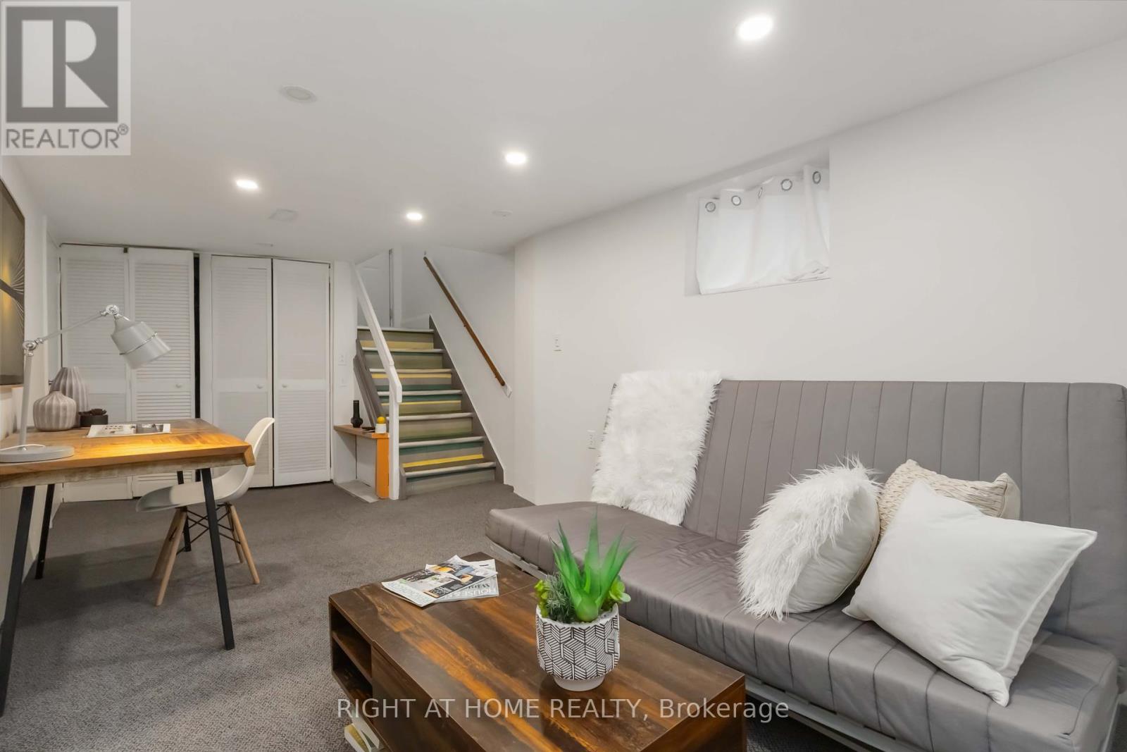 306 Strathmore Boulevard, Toronto, Ontario  M4J 1P8 - Photo 24 - E12156222