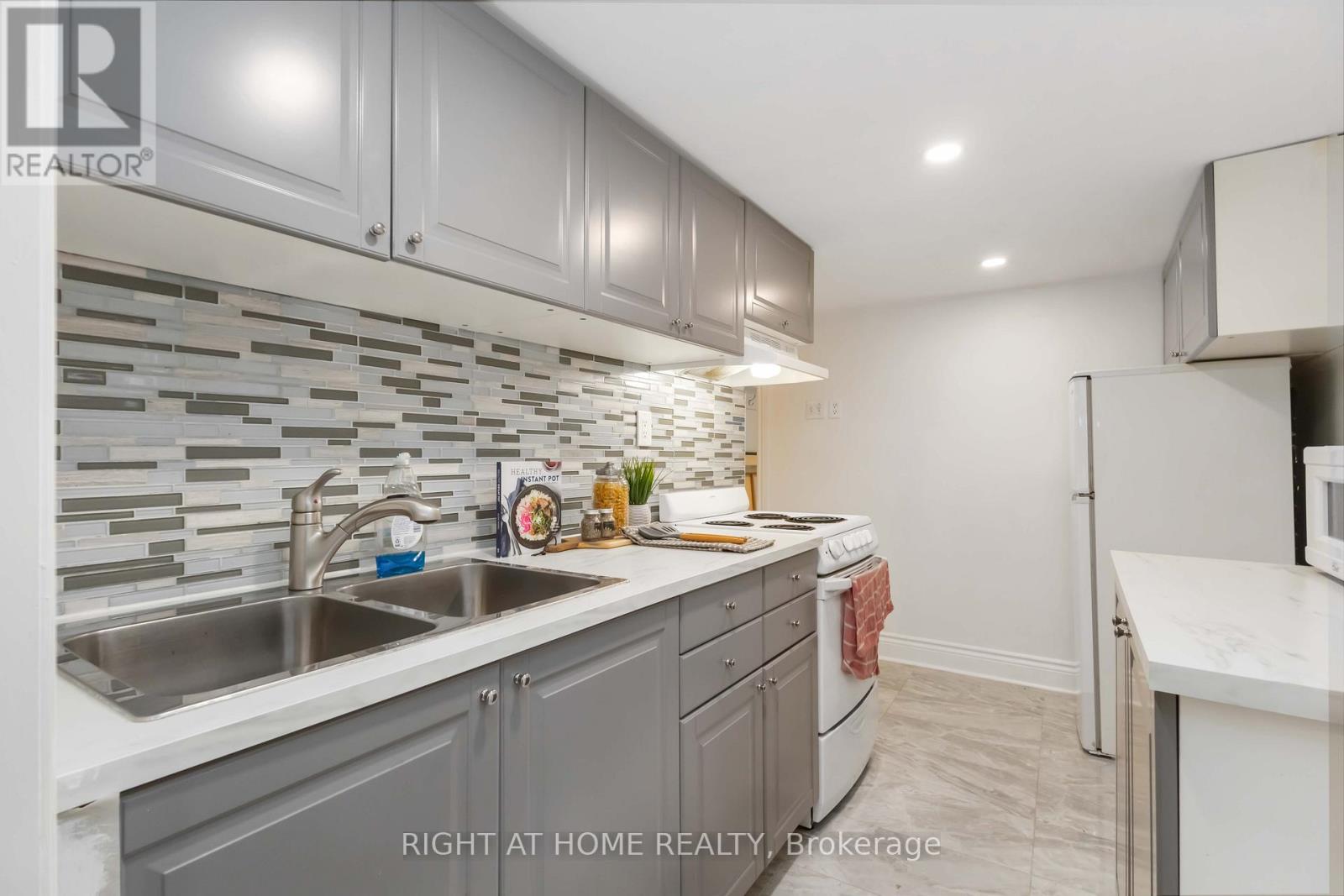 306 Strathmore Boulevard, Toronto, Ontario  M4J 1P8 - Photo 26 - E12156222