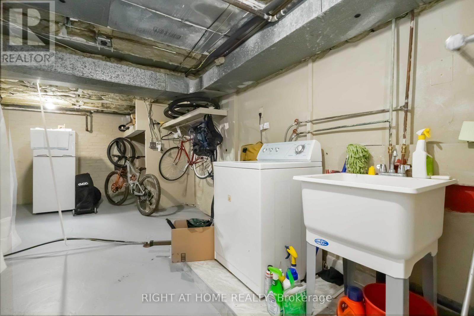 306 Strathmore Boulevard, Toronto, Ontario  M4J 1P8 - Photo 35 - E12156222