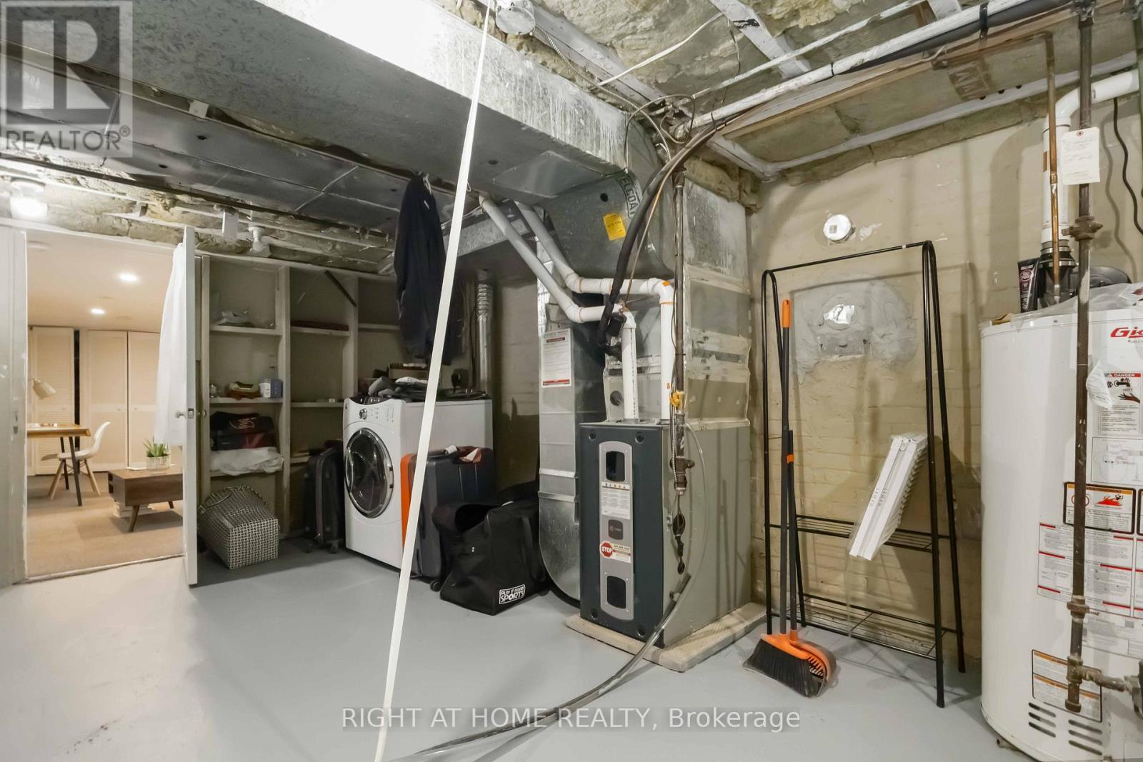 306 Strathmore Boulevard, Toronto, Ontario  M4J 1P8 - Photo 36 - E12156222