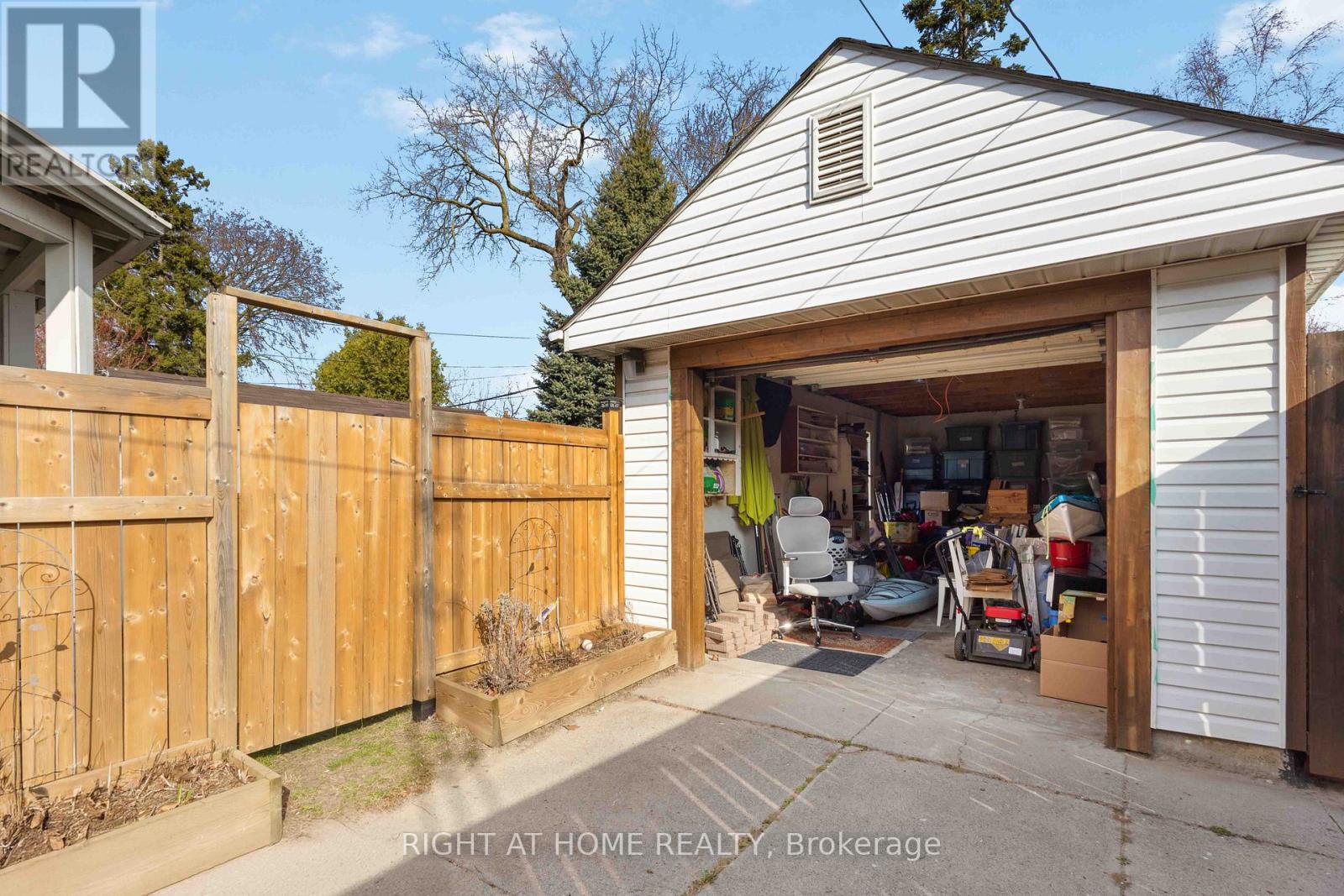 306 Strathmore Boulevard, Toronto, Ontario  M4J 1P8 - Photo 41 - E12156222