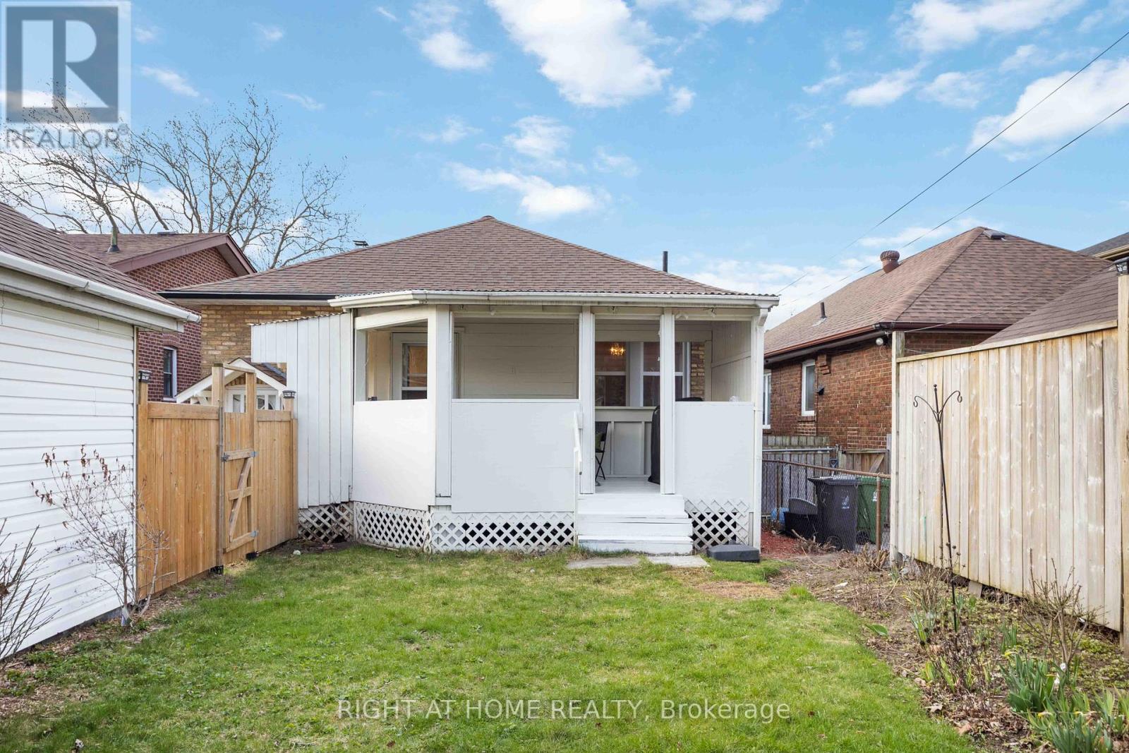 306 Strathmore Boulevard, Toronto, Ontario  M4J 1P8 - Photo 43 - E12156222
