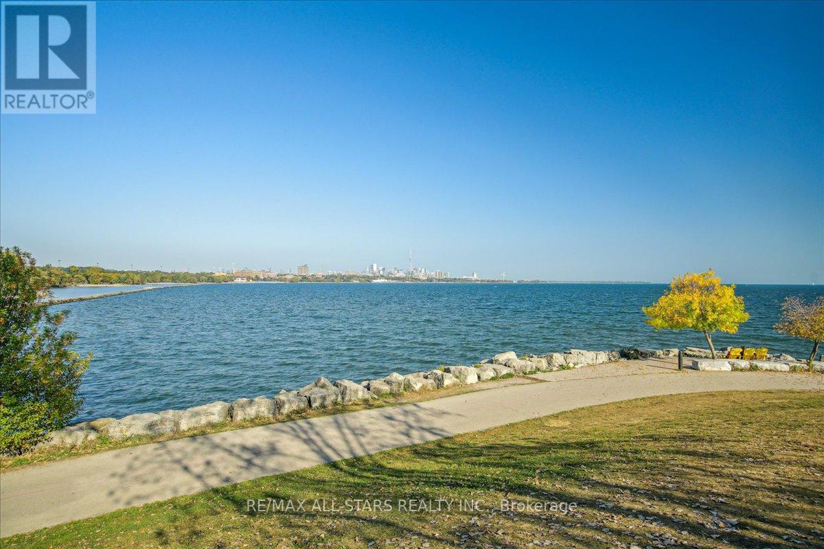 Ph 4507 - 1 Palace Pier Court, Toronto, Ontario  M8V 3W9 - Photo 31 - W12139492