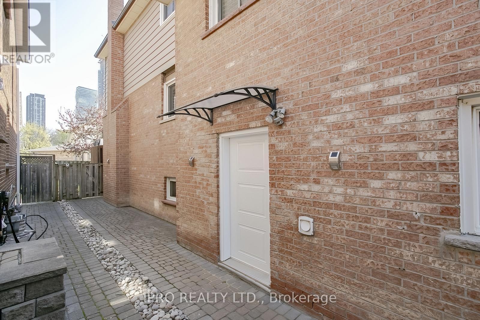 4258 Tea Garden Circle, Mississauga, Ontario  L5B 2W8 - Photo 42 - W12137650