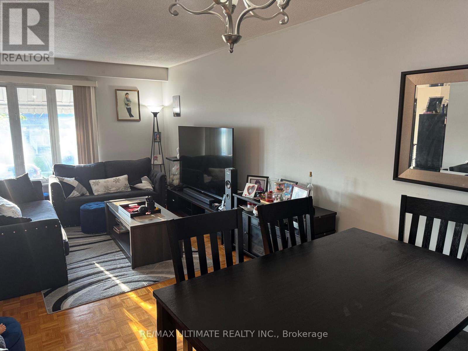 41 Clarion Road, Toronto, Ontario  M9R 3Y4 - Photo 12 - W12155305