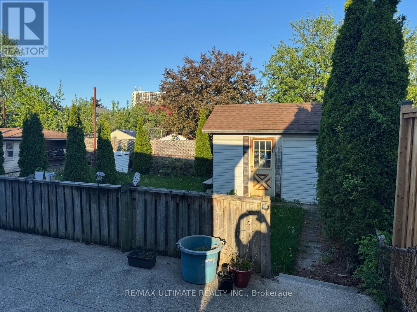 41 Clarion Road, Toronto, Ontario  M9R 3Y4 - Photo 22 - W12155305