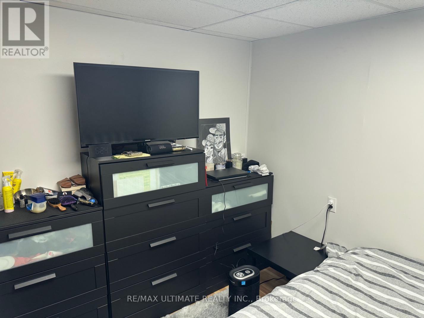 41 Clarion Road, Toronto, Ontario  M9R 3Y4 - Photo 15 - W12155305