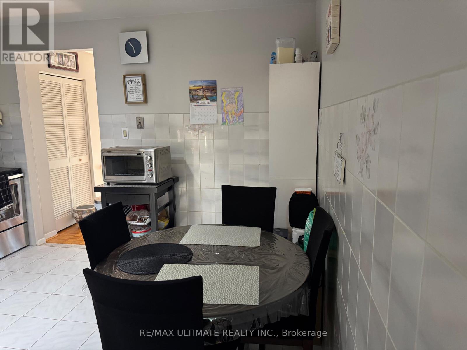 41 Clarion Road, Toronto, Ontario  M9R 3Y4 - Photo 10 - W12155305