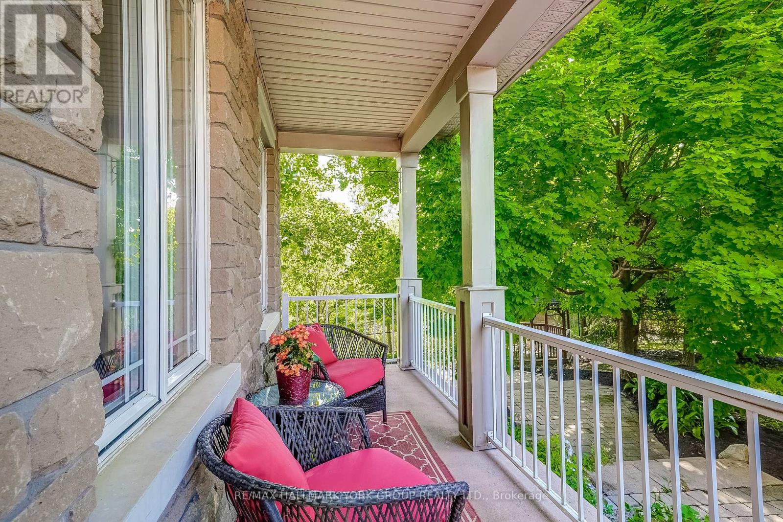 17 Duncton Wood Crescent, Aurora, Ontario  L4G 7T4 - Photo 4 - N12156217
