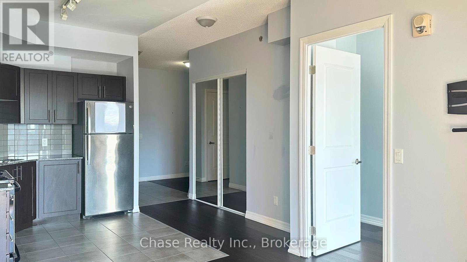 507 - 5001 Corporate Drive, Burlington, Ontario  L7L 0H5 - Photo 4 - W12139474