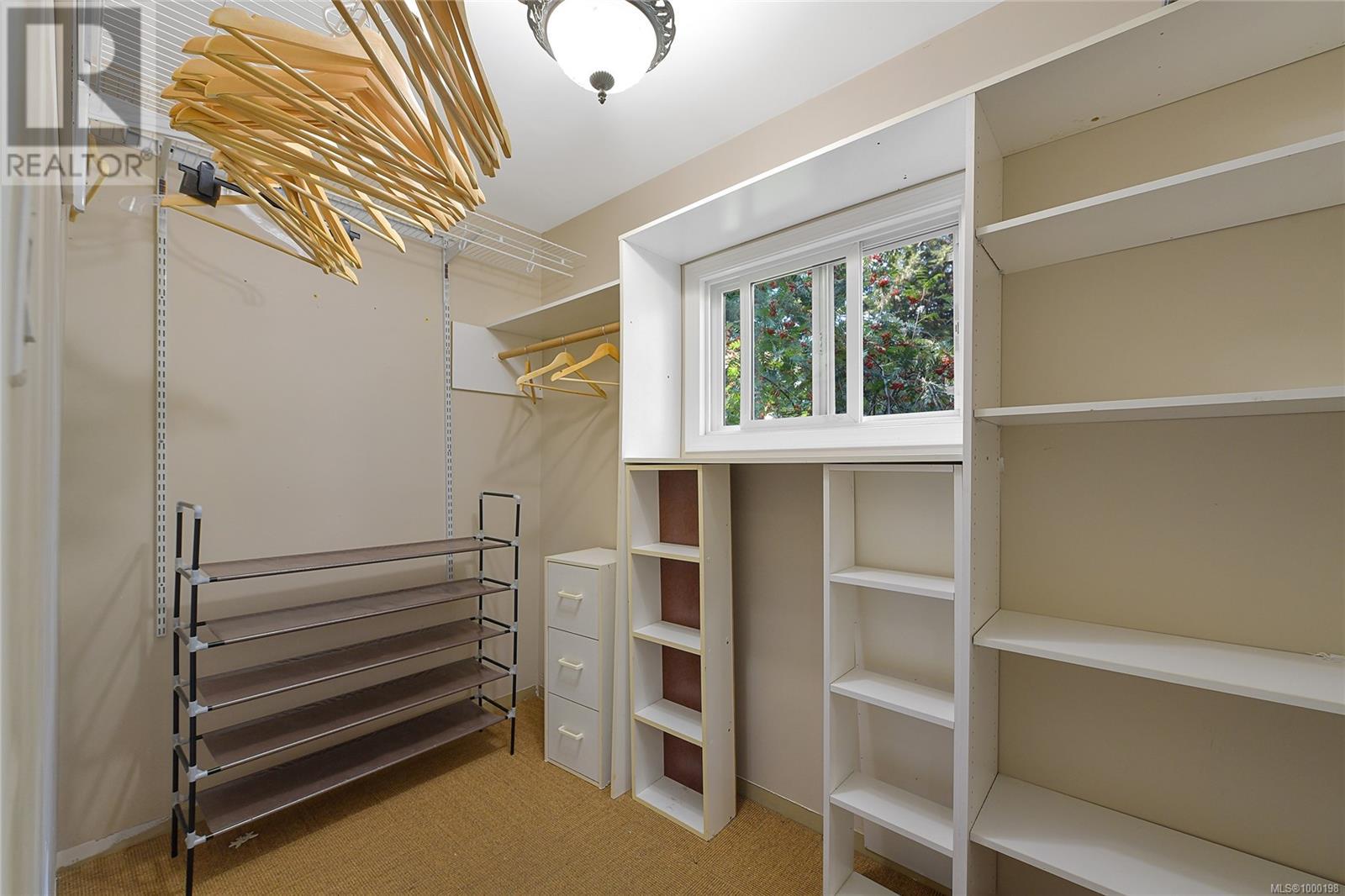 Property at 2582 RAINVILLE Rd image 4