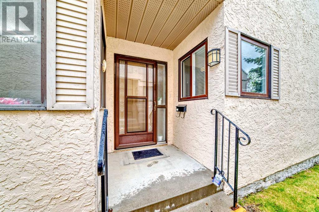 Property at 22 Sandarac Circle NW image 4