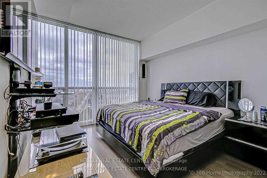 1104 - 223 Webb Drive, Mississauga, Ontario  L5B 0E8 - Photo 8 - W12156219