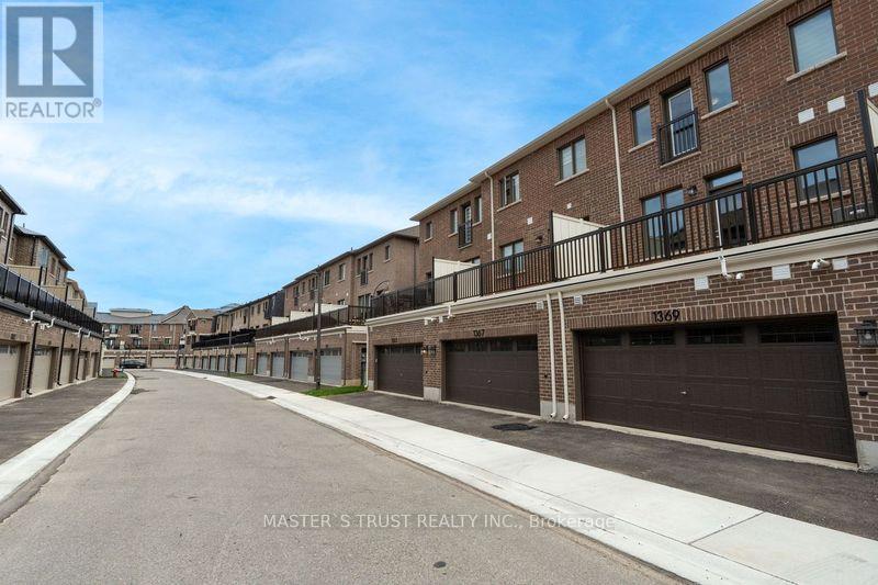 1369 William Halton Parkway, Oakville, Ontario  L6M 5N9 - Photo 36 - W12156224