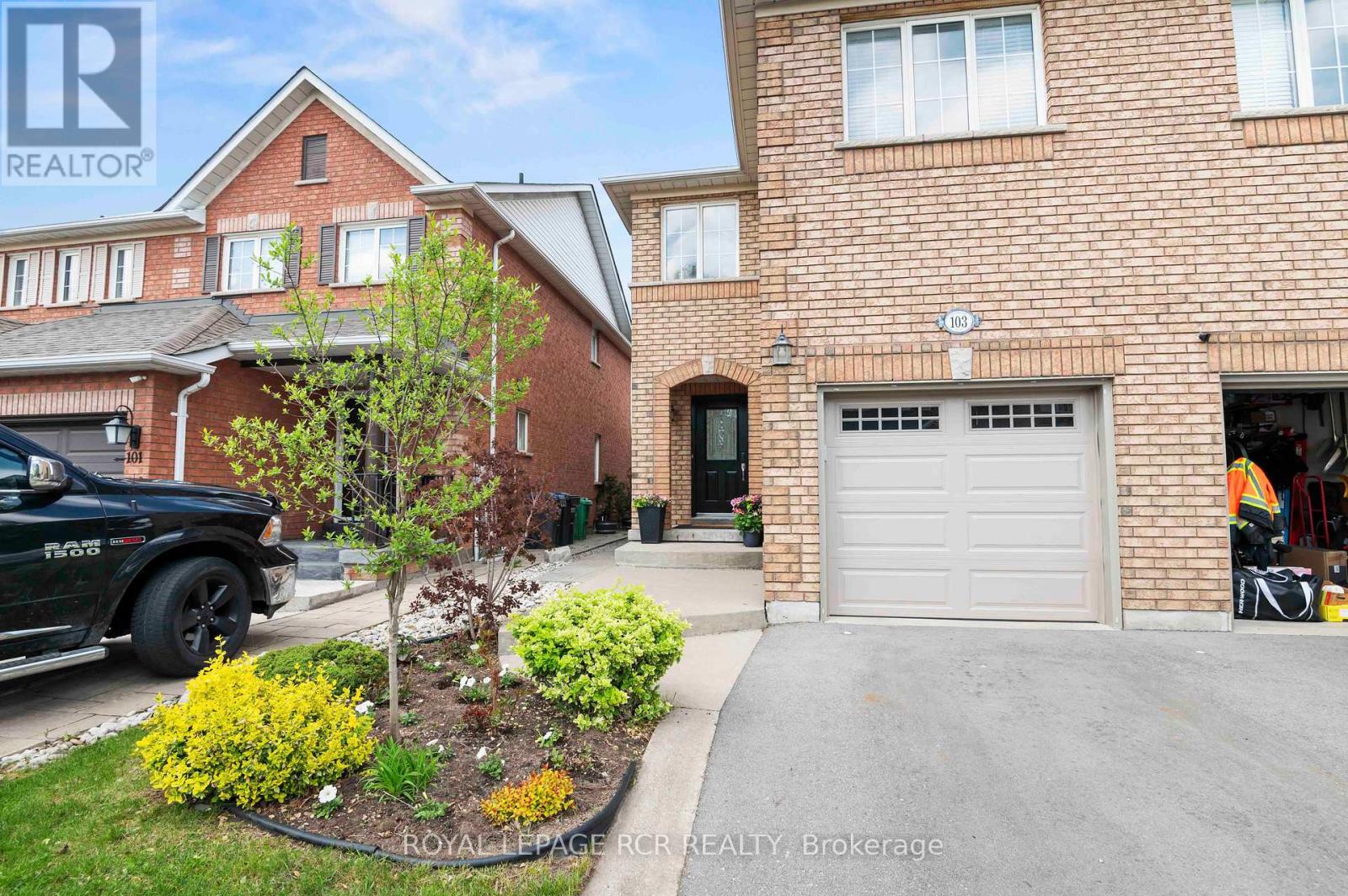 103 Grapevine Road, Caledon, Ontario  L7E 2M6 - Photo 2 - W12156241