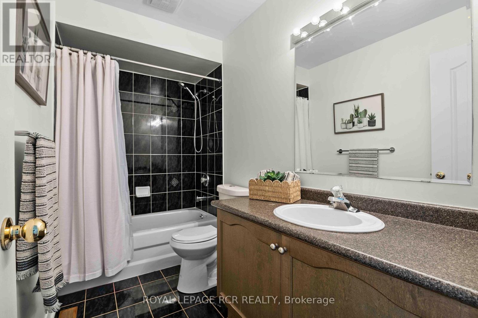 103 Grapevine Road, Caledon, Ontario  L7E 2M6 - Photo 23 - W12156241