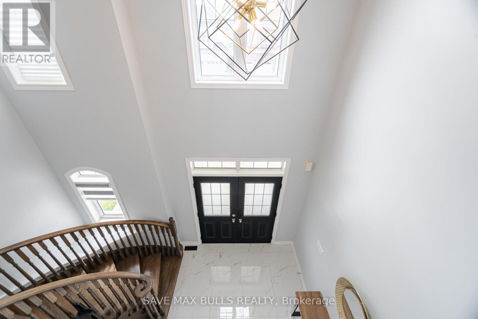 84 Haverstock Crescent, Brampton, Ontario  L7A 0G1 - Photo 6 - W12156243