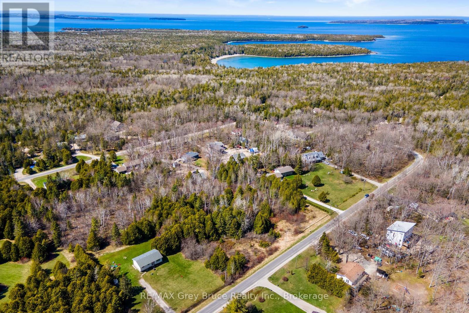 57 Maple Golf Crescent, Northern Bruce Peninsula, Ontario  N0H 2R0 - Photo 2 - X11956564