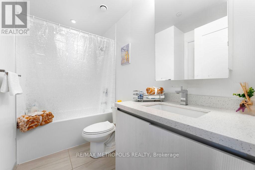 810 - 396 Highway 7, Richmond Hill, Ontario  L4B 0G7 - Photo 10 - N12155605