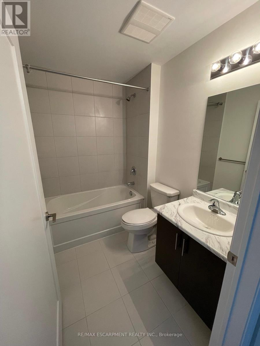 334 - 16 Concord Place, Grimsby, Ontario  L3M 0G6 - Photo 8 - X12156242