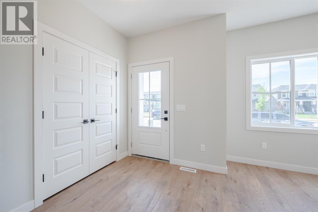 186 River Heights Drive, Cochrane, Alberta  T4C 2V1 - Photo 3 - A2221839