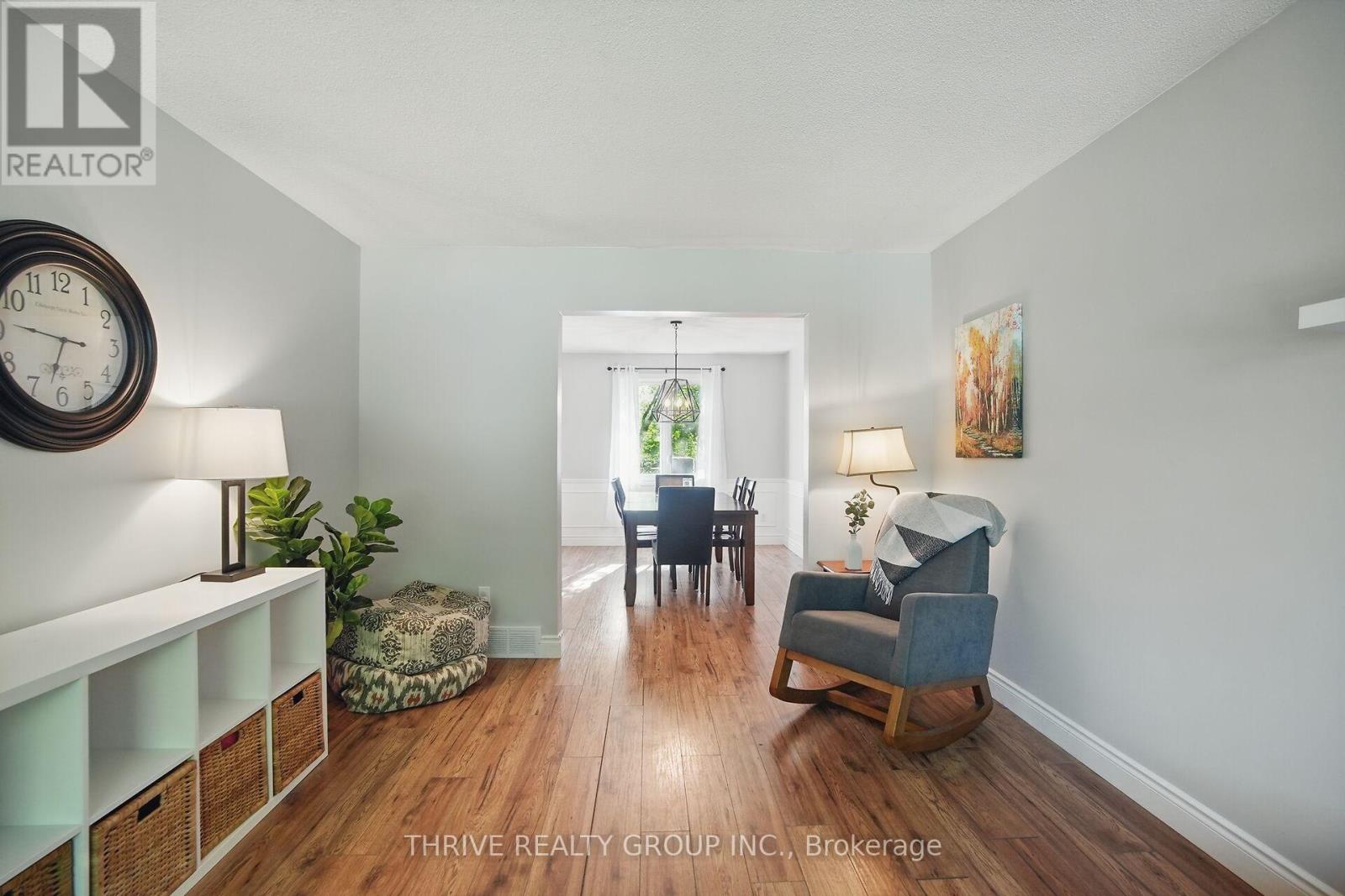 Photo 8 of 40 for 23 Fairlane Crescent
