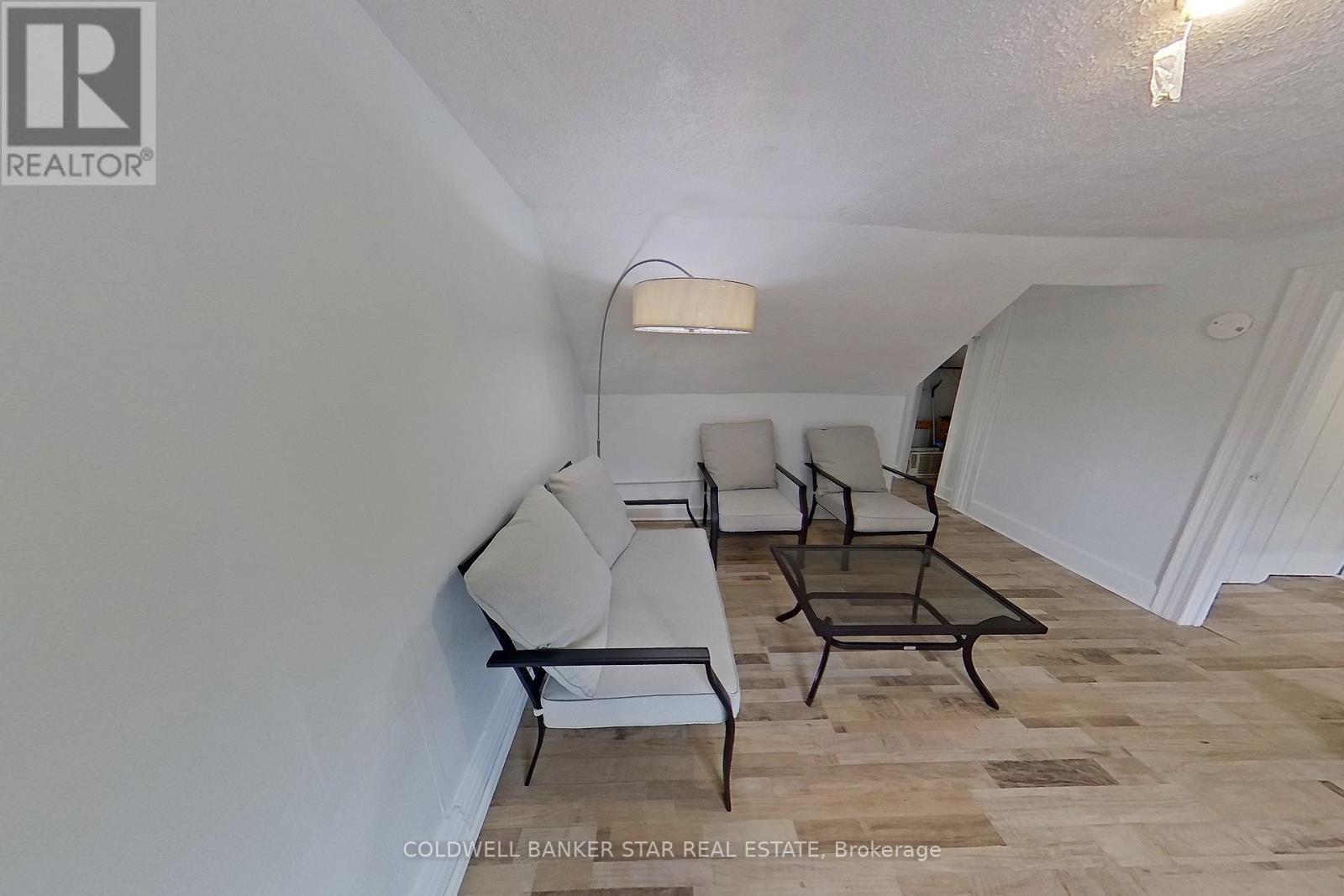 Upper - 82 Ontario Street S, Lambton Shores, Ontario  N0M 1T0 - Photo 6 - X12156278