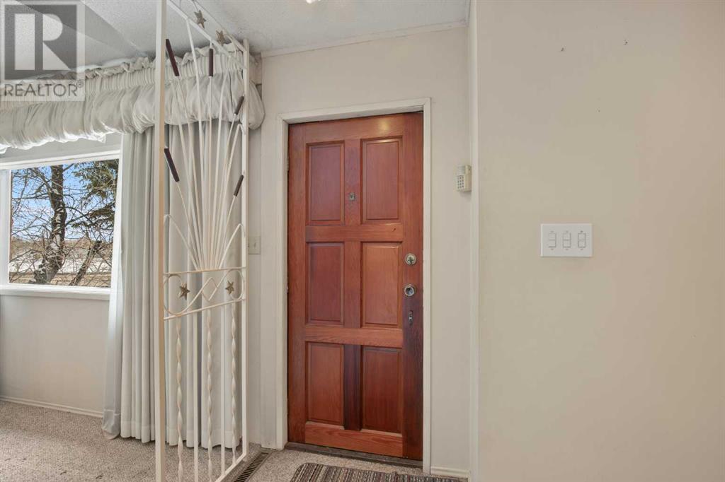 Property at 6559 59 Avenue image 2