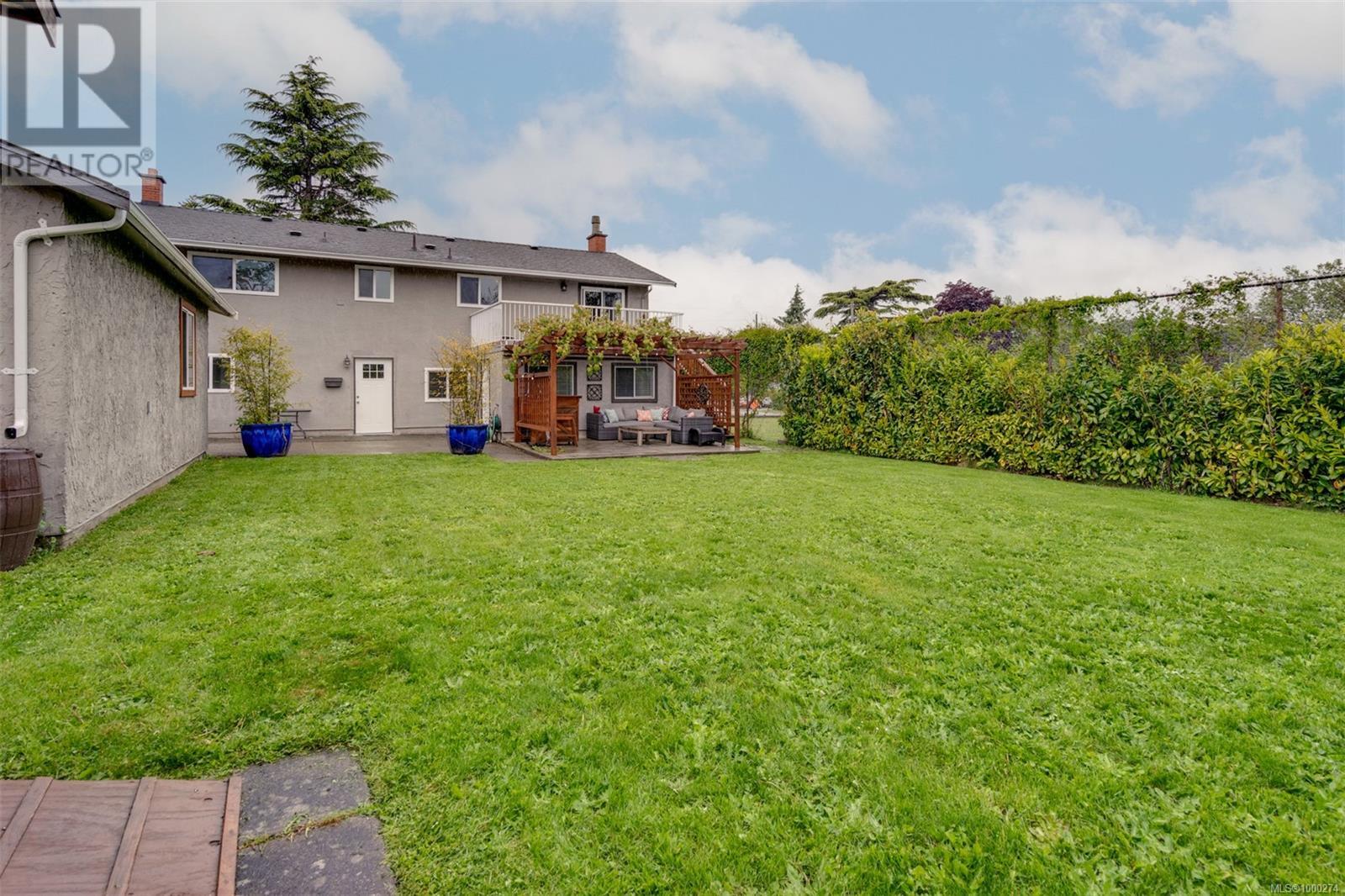 1475 Hamilton Rd, Victoria, British Columbia  V8R 2Y2 - Photo 54 - 1000274