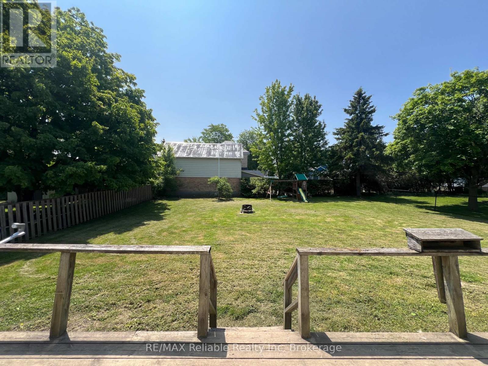 15 Mary Street, Bluewater (Zurich), Ontario  N0M 2T0 - Photo 12 - X12156281