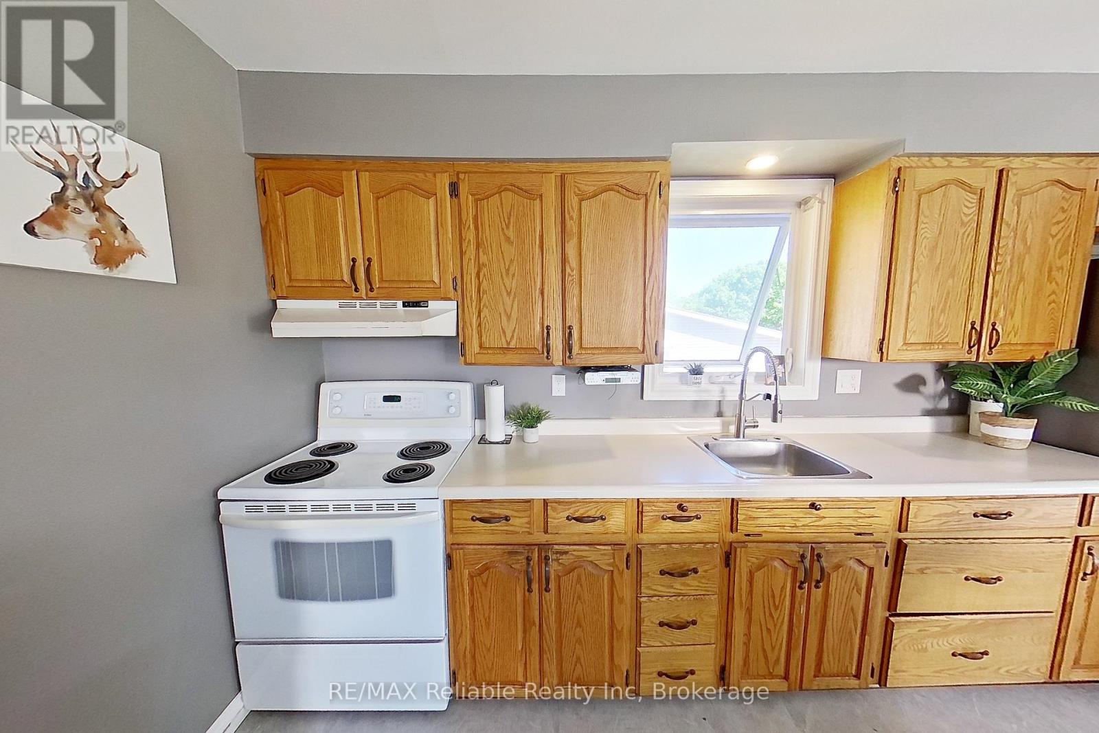 15 Mary Street, Bluewater (Zurich), Ontario  N0M 2T0 - Photo 21 - X12156281