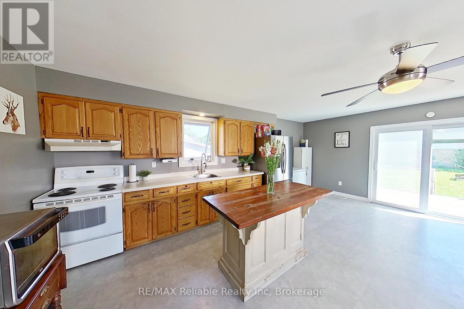 15 Mary Street, Bluewater (Zurich), Ontario  N0M 2T0 - Photo 25 - X12156281