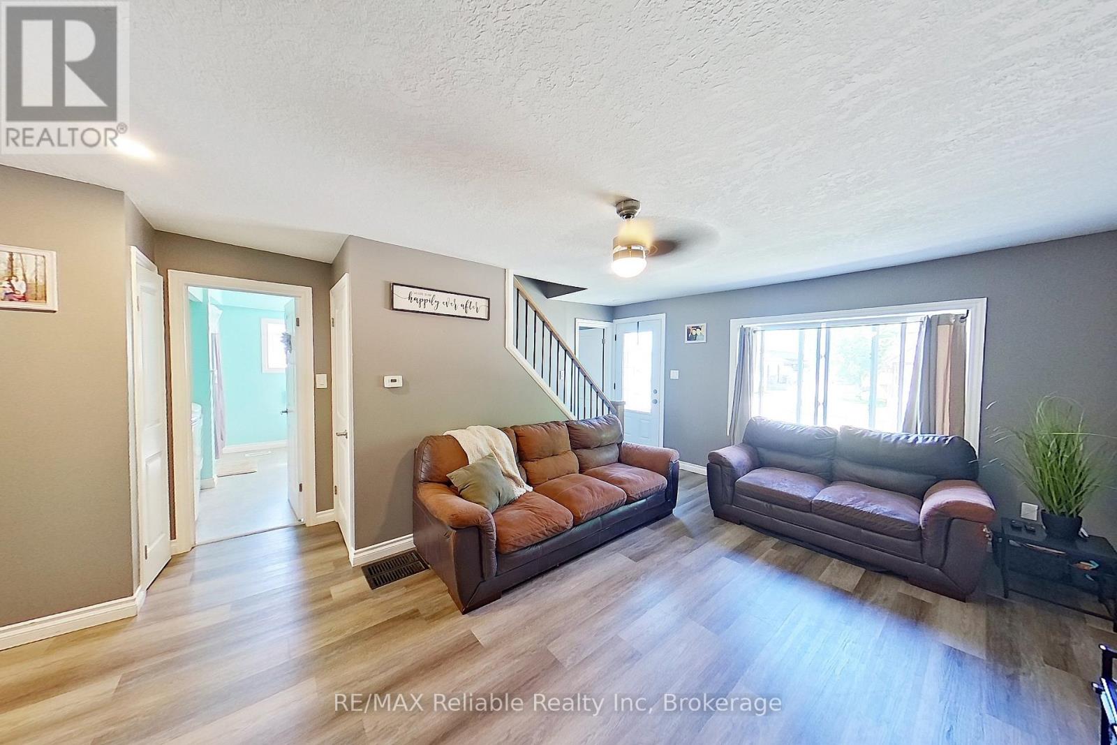 15 Mary Street, Bluewater (Zurich), Ontario  N0M 2T0 - Photo 27 - X12156281
