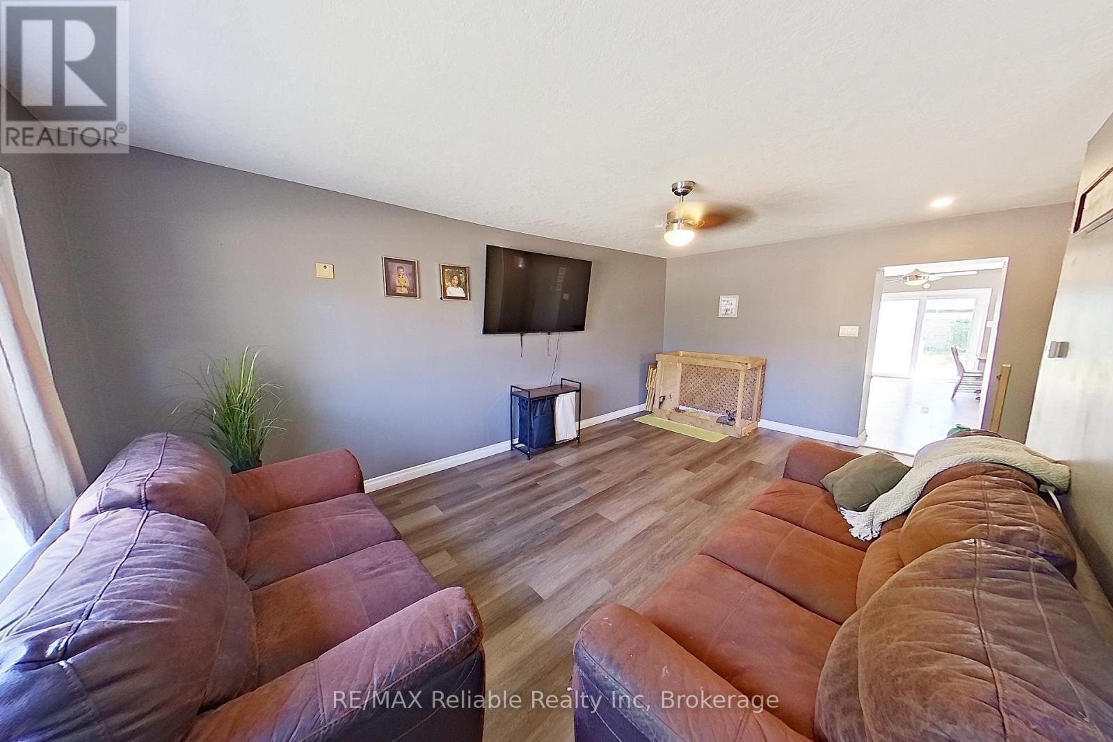 15 Mary Street, Bluewater (Zurich), Ontario  N0M 2T0 - Photo 28 - X12156281