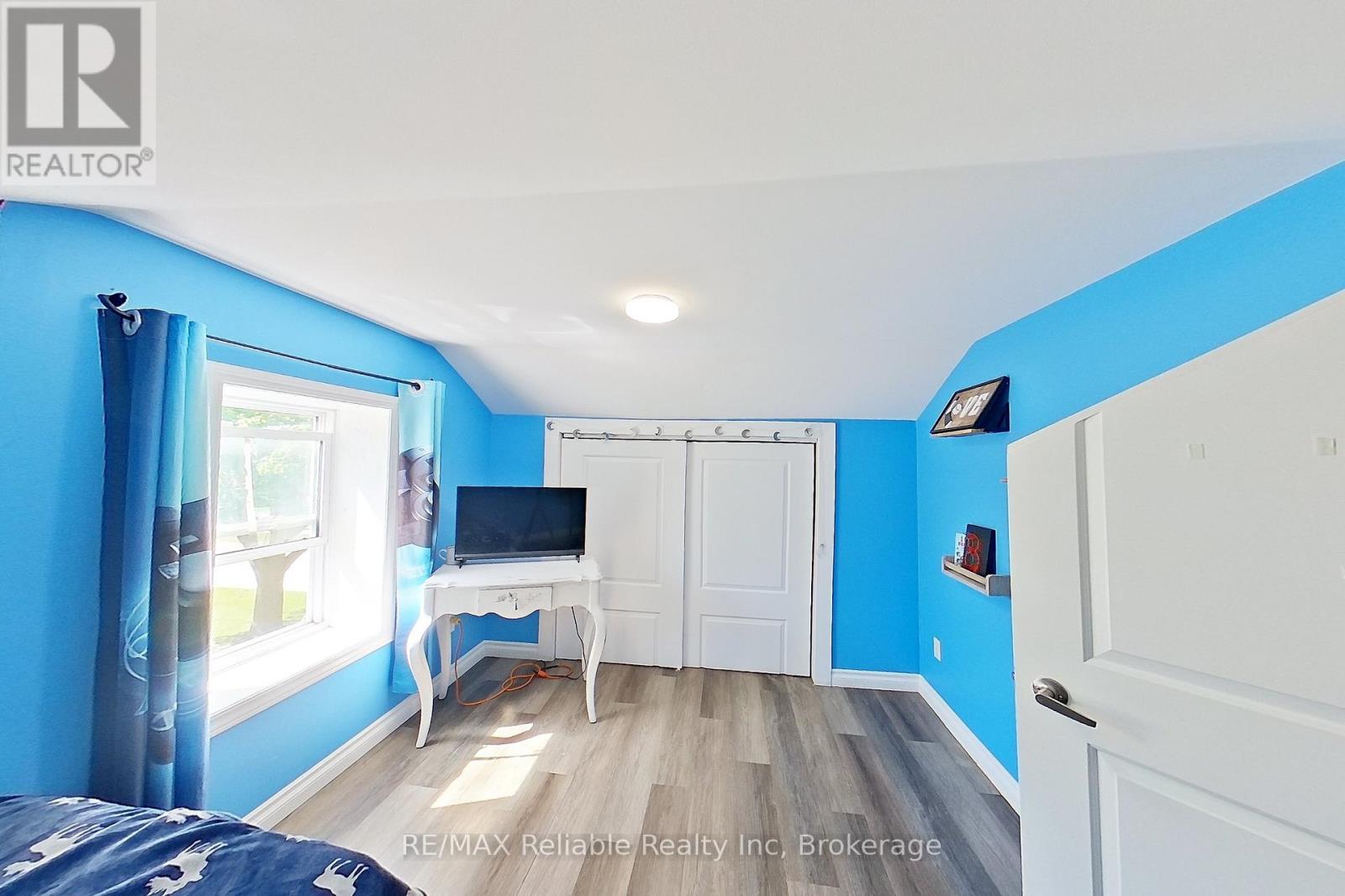 15 Mary Street, Bluewater (Zurich), Ontario  N0M 2T0 - Photo 39 - X12156281