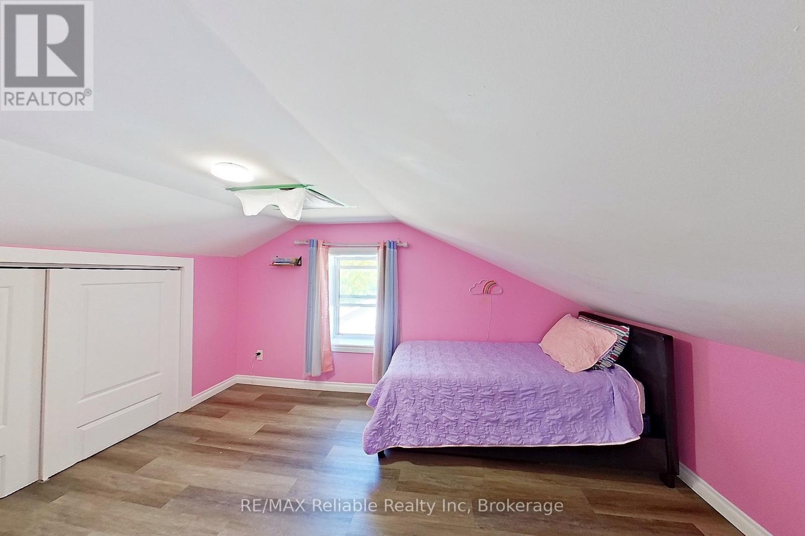 15 Mary Street, Bluewater (Zurich), Ontario  N0M 2T0 - Photo 40 - X12156281