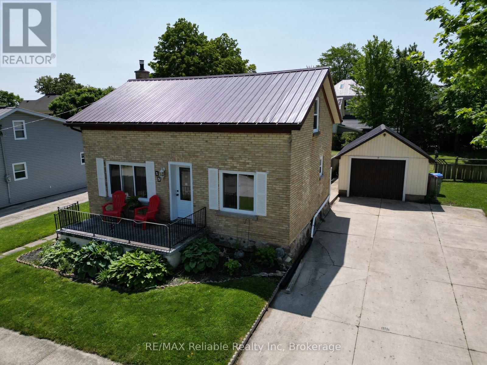 15 Mary Street, Bluewater (Zurich), Ontario  N0M 2T0 - Photo 47 - X12156281