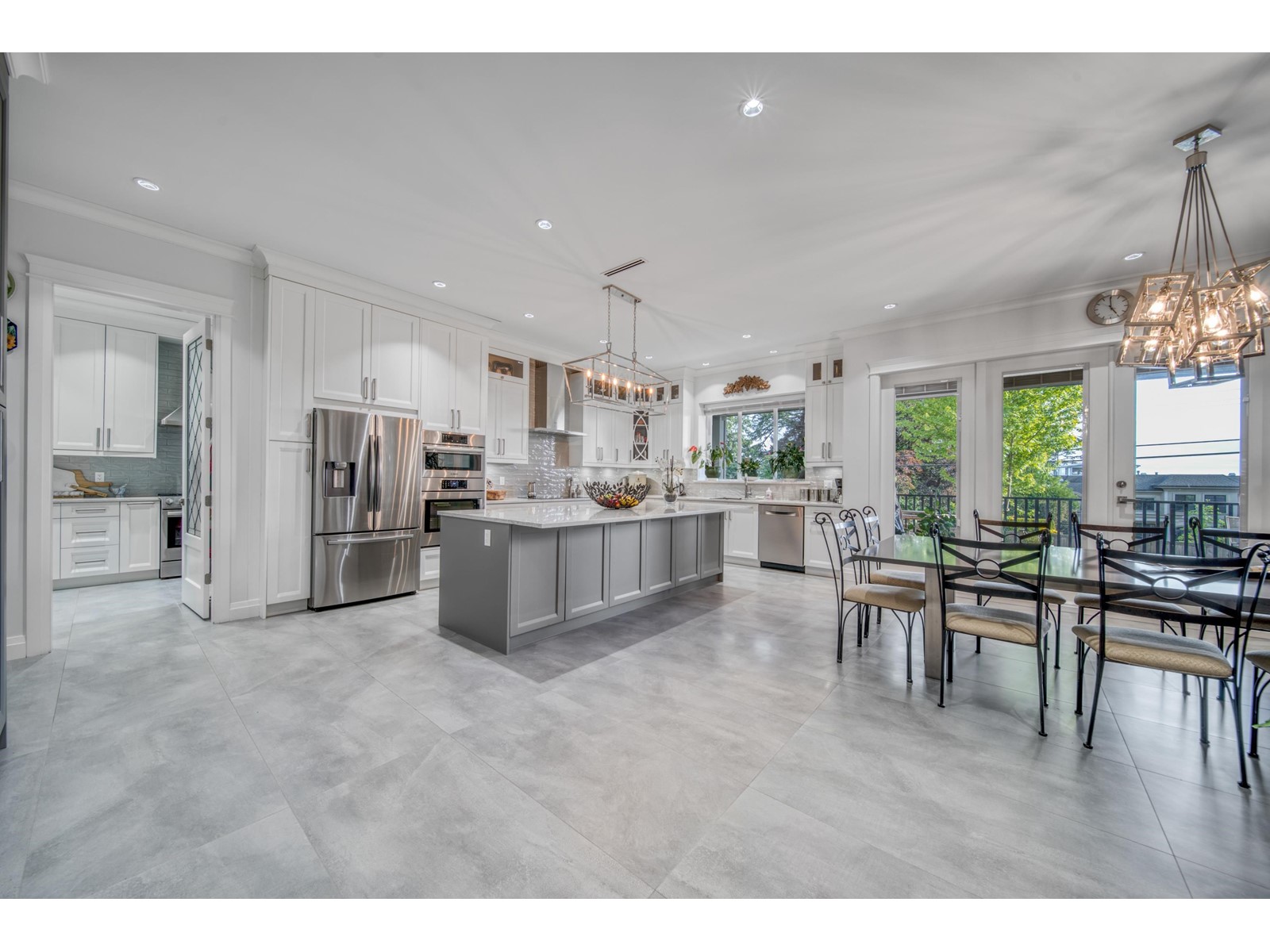 13766 56a Avenue, Surrey, British Columbia  V3X 2X5 - Photo 6 - R3003953