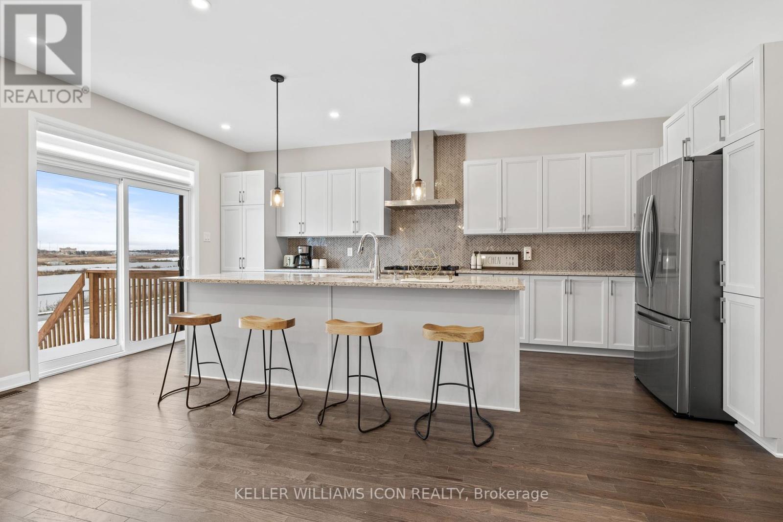 614 Winterset Road, Ottawa, Ontario  K2T 0R2 - Photo 11 - X12156276