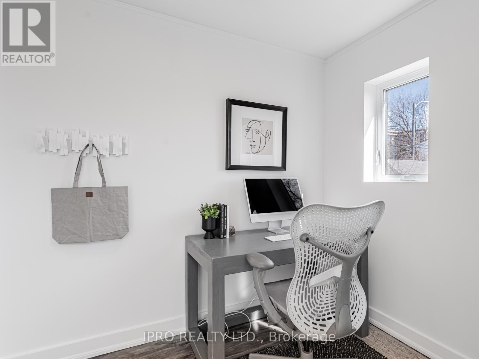 5 Thyra Avenue, Toronto (Crescent Town), Ontario  M4C 5G4 - Photo 13 - E12156252