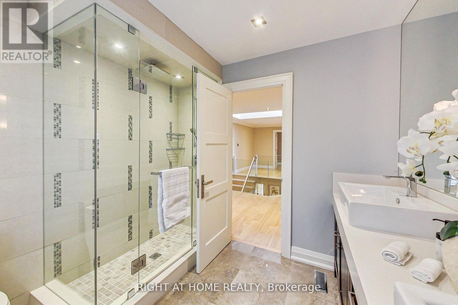 19 Cantex Court, Richmond Hill, Ontario  L4S 1B1 - Photo 26 - N12156301