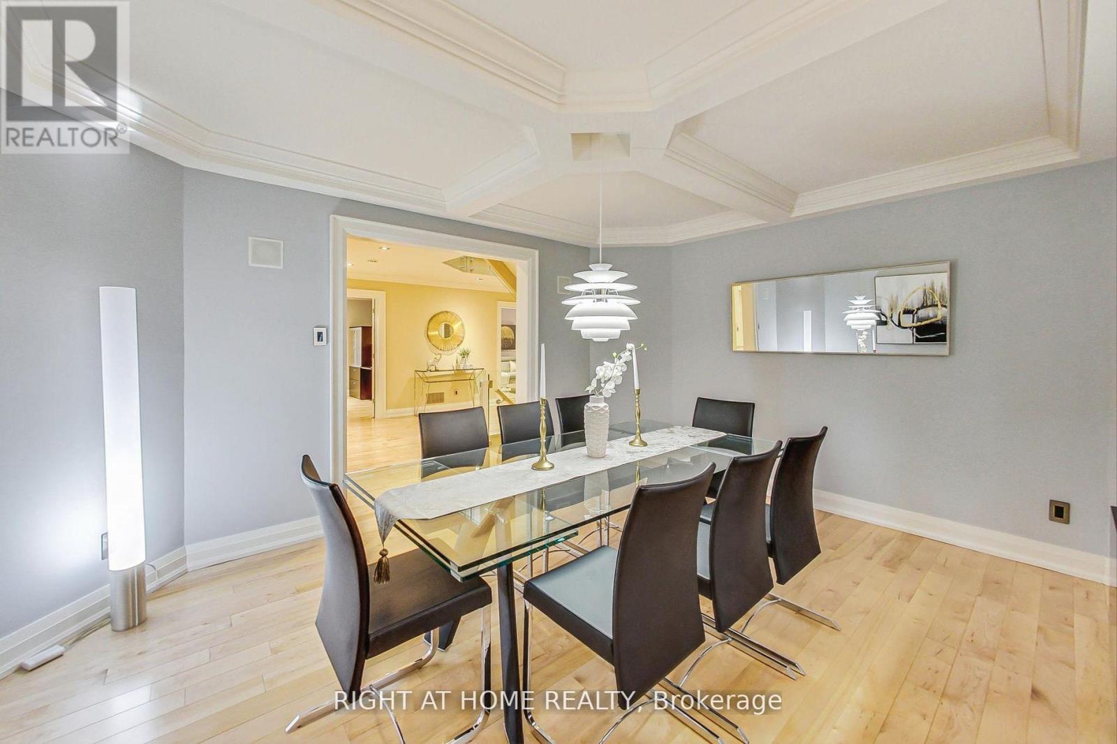 19 Cantex Court, Richmond Hill (Devonsleigh), Ontario  L4S 1B1 - Photo 4 - N12156301