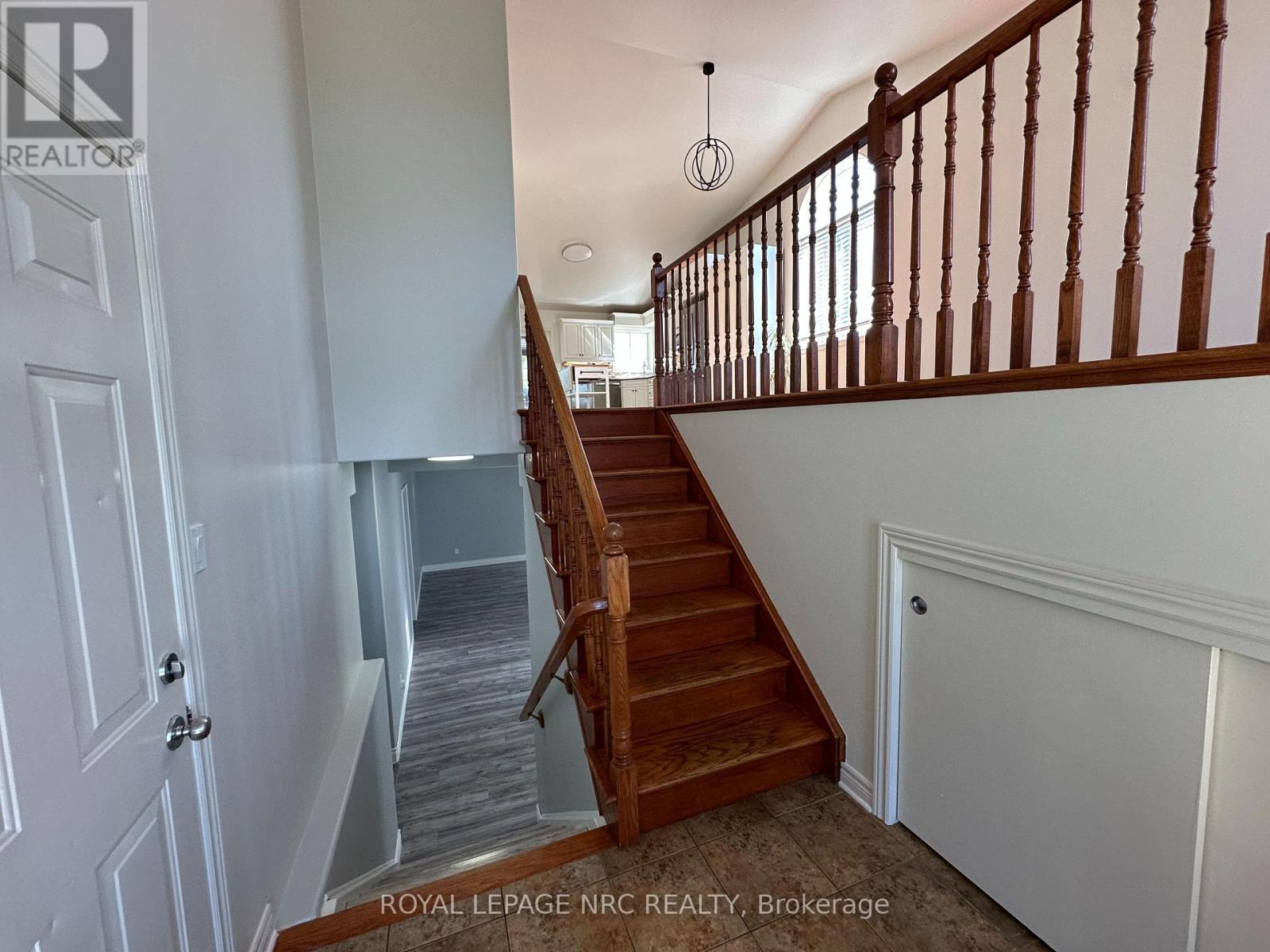 3923 Weinbrenner Road, Niagara Falls (Chippawa), Ontario  L2G 7Y1 - Photo 4 - X12148599