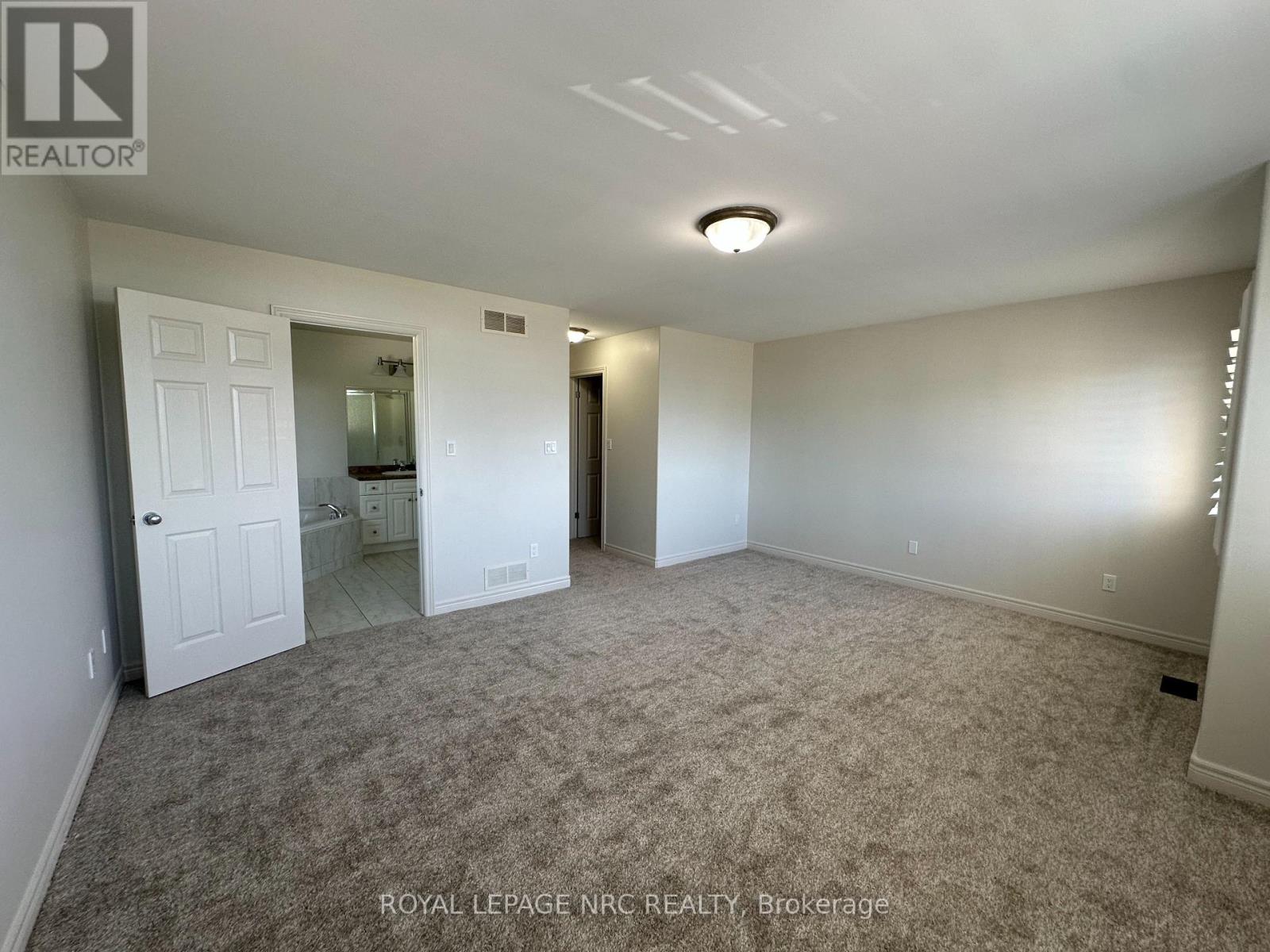3923 Weinbrenner Road, Niagara Falls (Chippawa), Ontario  L2G 7Y1 - Photo 5 - X12148599