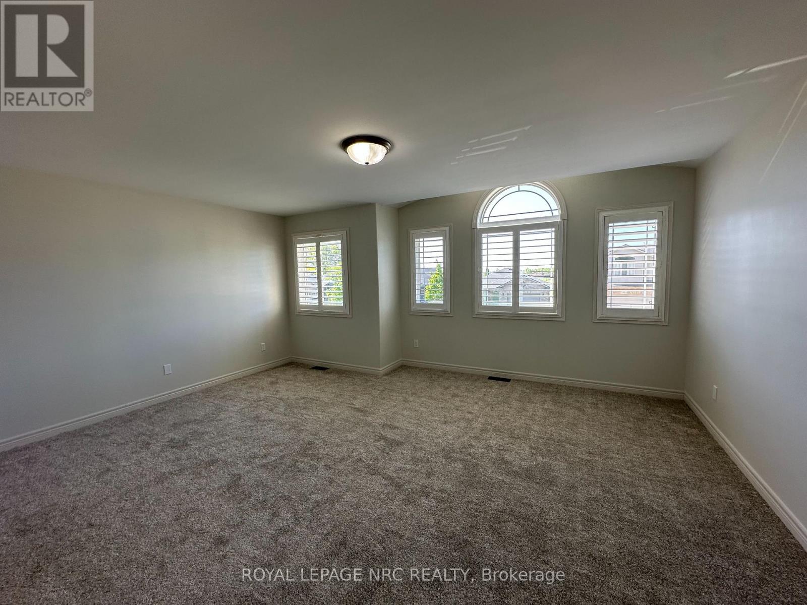 3923 Weinbrenner Road, Niagara Falls (Chippawa), Ontario  L2G 7Y1 - Photo 6 - X12148599