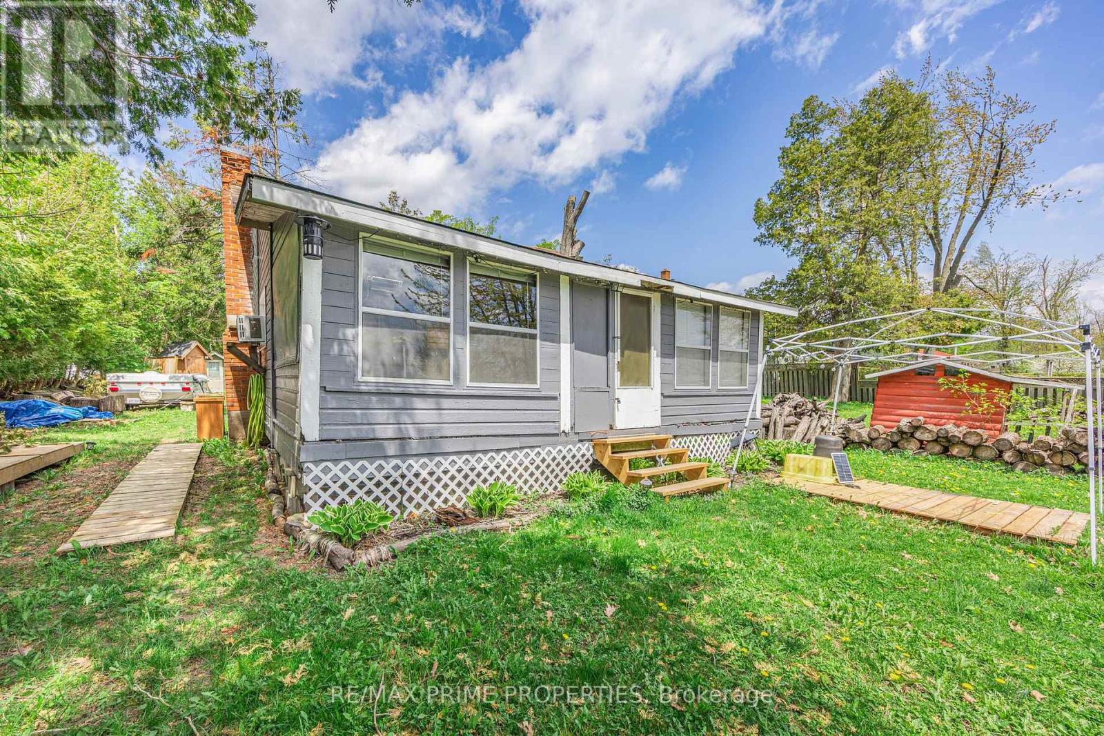 1947 Woods Bay Road, Severn, Ontario  L3V 6H3 - Photo 2 - S12156250