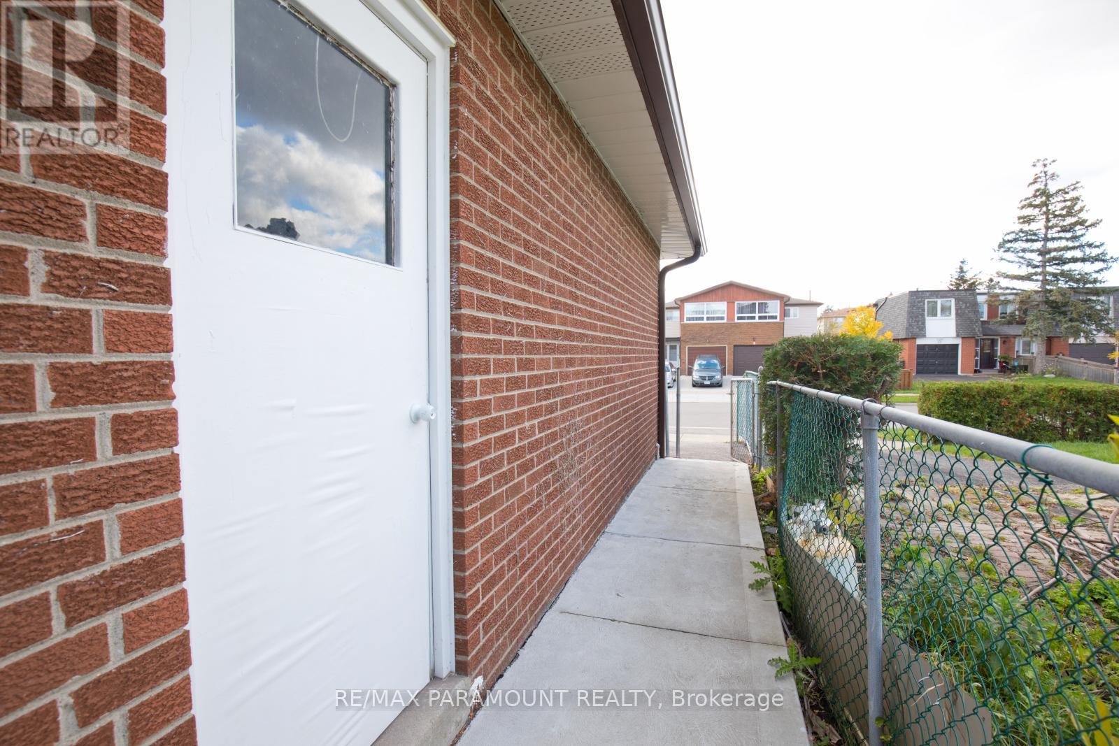 Upper - 19 Horne Drive, Brampton, Ontario  L6V 2V1 - Photo 32 - W12156253